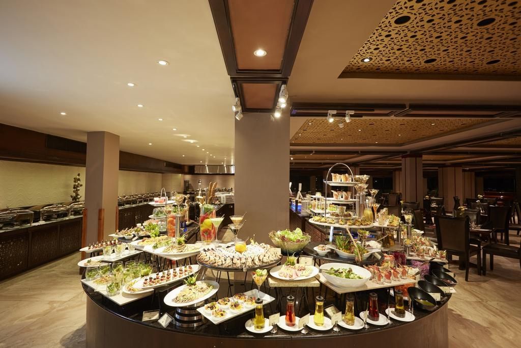 EARLS REGENT HOTEL - 23