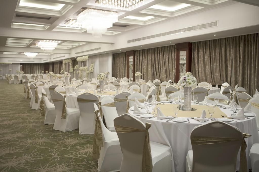 EARLS REGENT HOTEL - 5