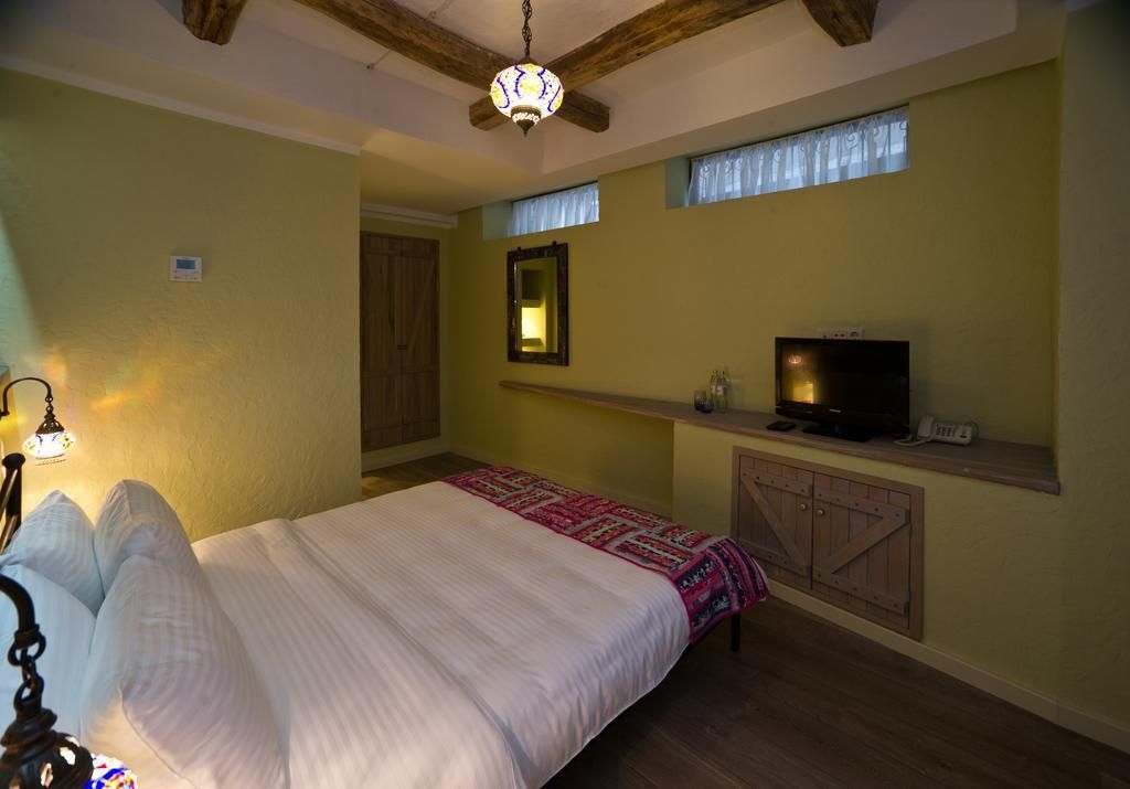 NO12 BOUTIQUE HOTEL - 2