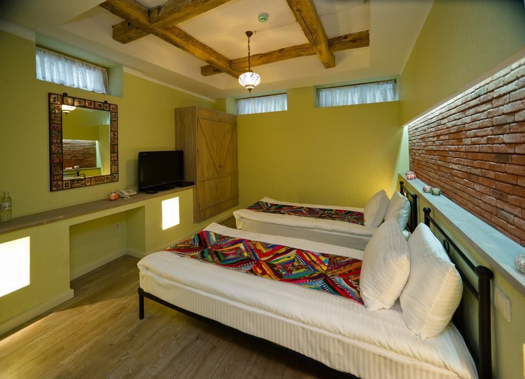 NO12 BOUTIQUE HOTEL - 3