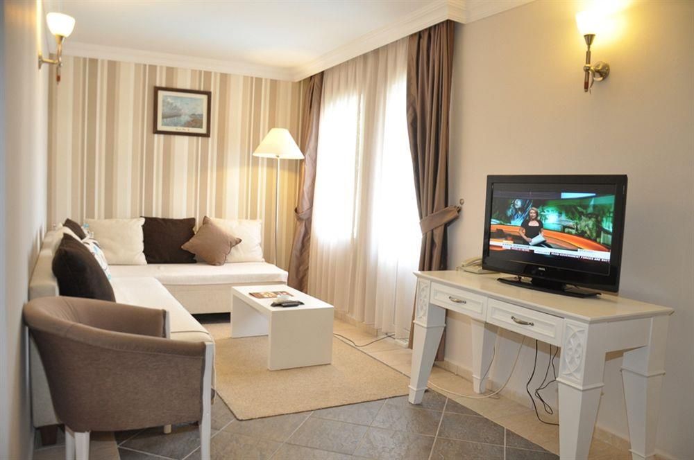 Moon Shine Hotel Suites - 11