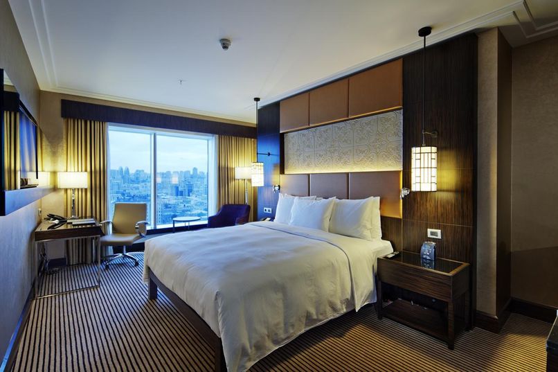 HILTON HOTEL - 4