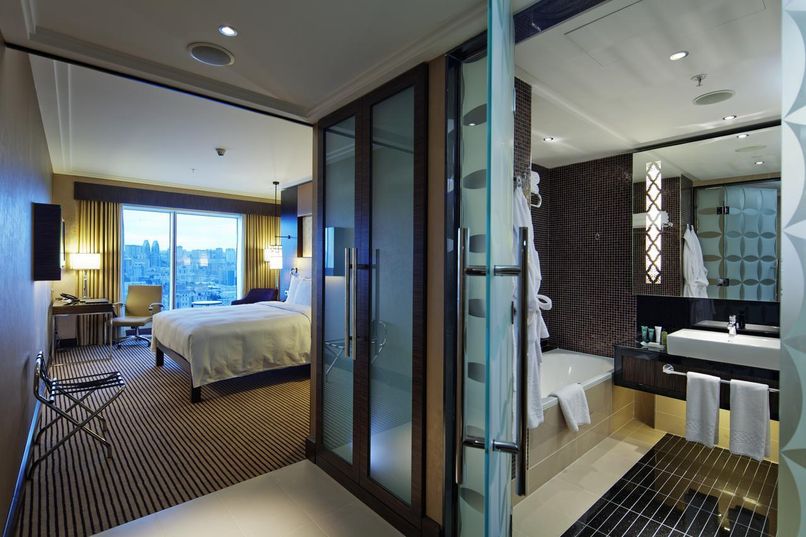 HILTON HOTEL - 5