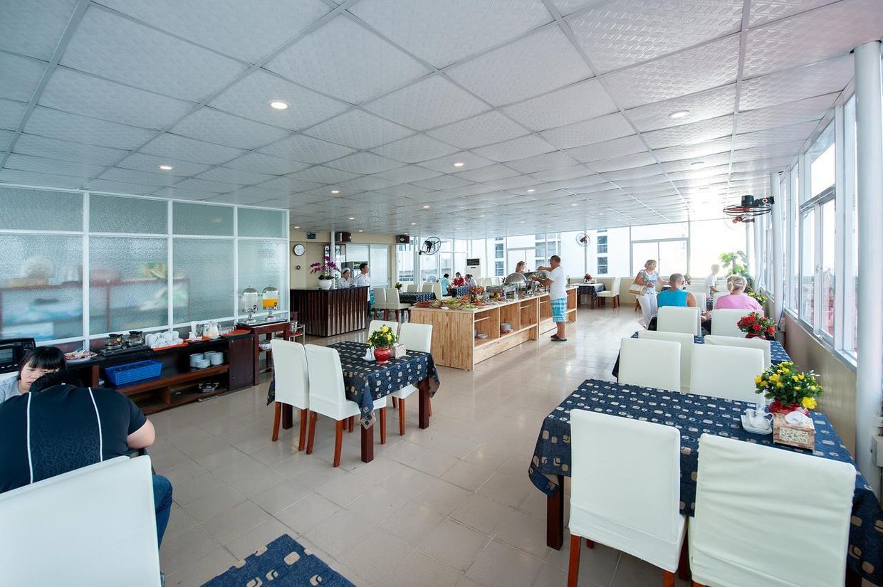 PALM BEACH HOTEL - 6