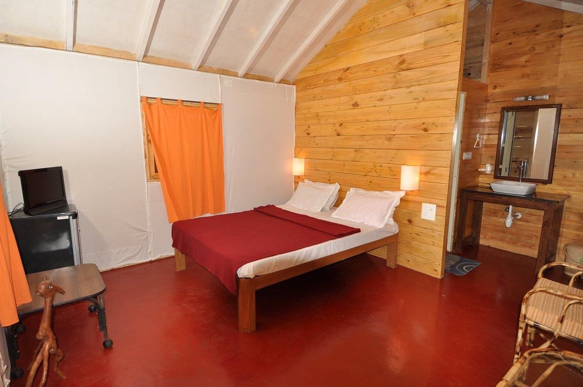 MORJIM HERMITAGE  - 22