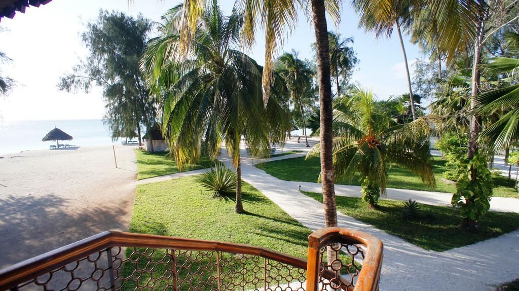 SMILES BEACH HOTEL - 2