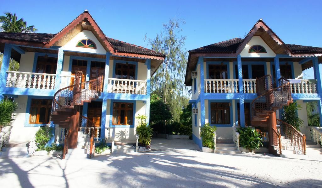 SMILES BEACH HOTEL - 3