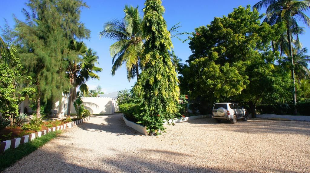 SMILES BEACH HOTEL - 7