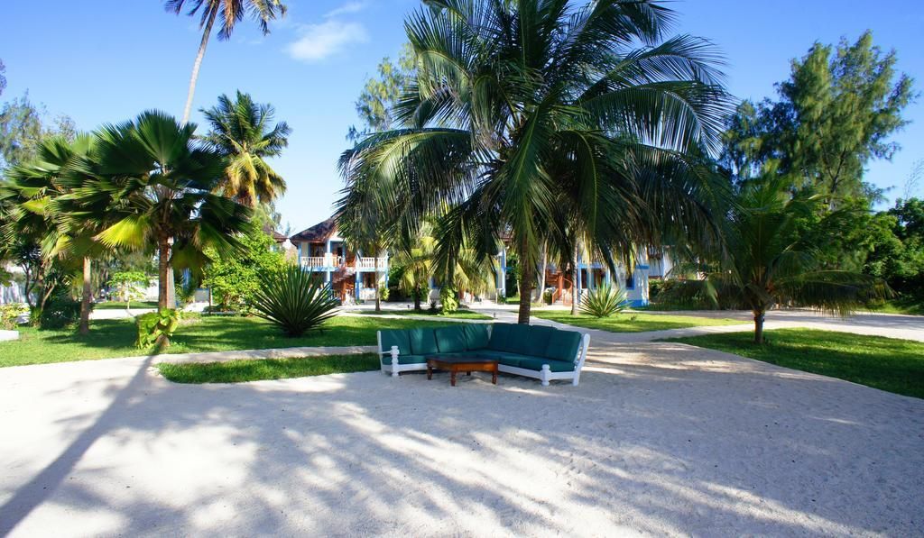 SMILES BEACH HOTEL - 8