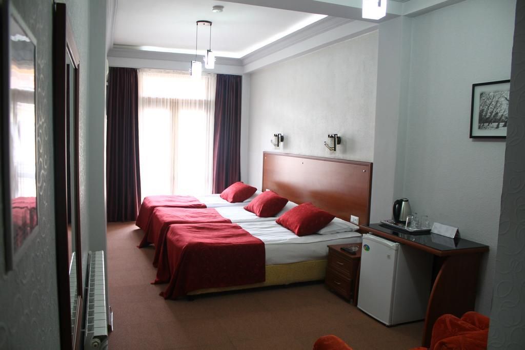 CHAO HOTEL BATUMI - 2