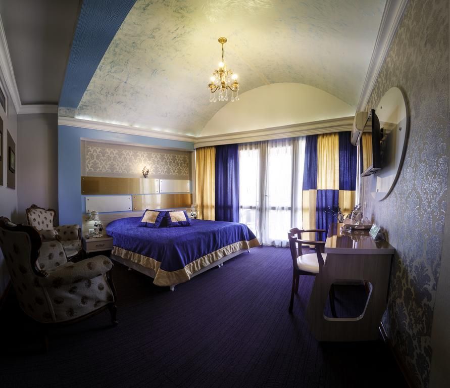 CHAO HOTEL BATUMI - 12