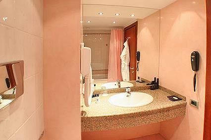 RADISSON BLU YEREVAN HOTEL - 20