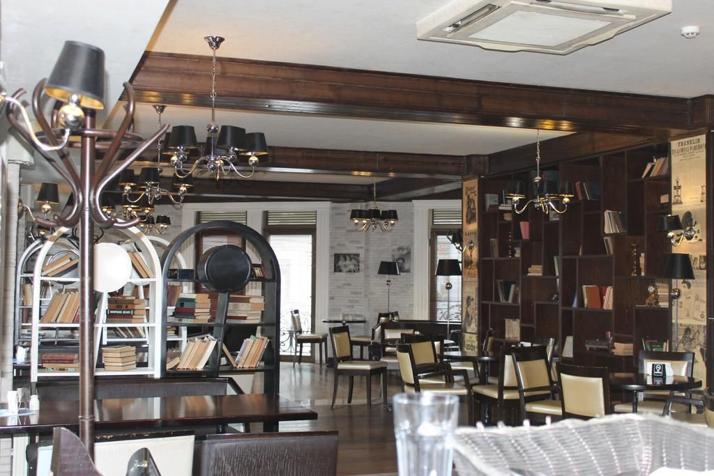 PIAZZA BOUTIQUE - 17