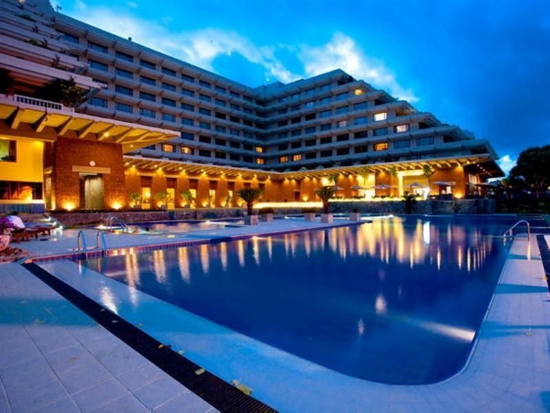 CINNAMON LAKE SIDE - 1