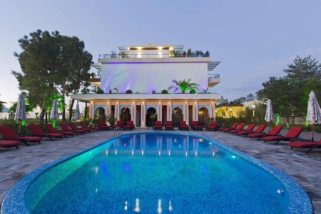 DREAMLAND OASIS - 18