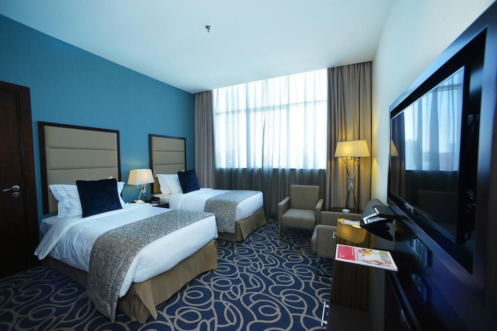 RAMADA ABU DHABI CORNICHE - 4