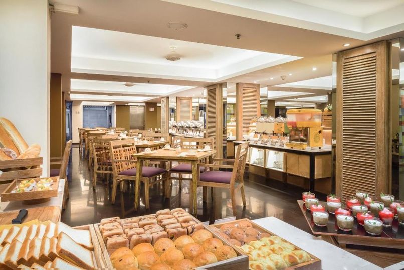 KUTA BEACH HOTEL - 4