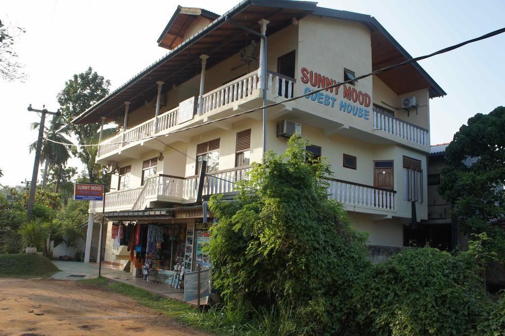 SUNNY MOOD GUEST HOUSE - 11