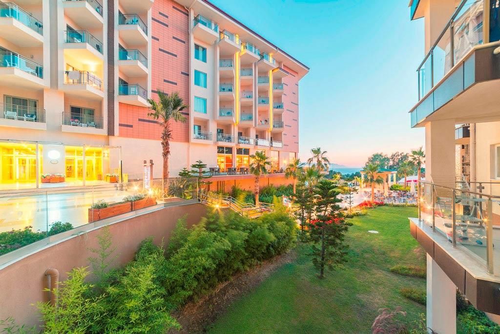 Ramada Hotel And Suites by Wyndham - 28