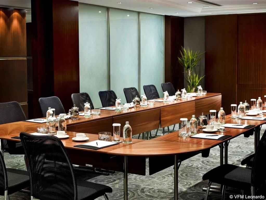 THE LANGHAM HOTEL - 19