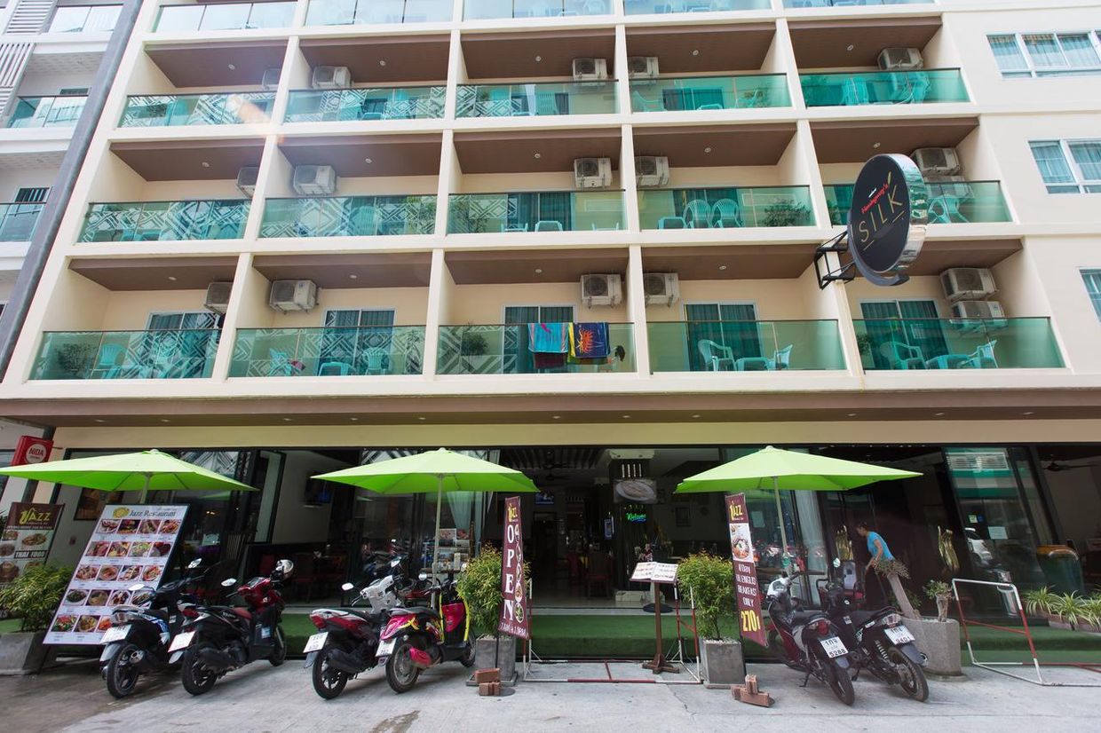 HEMINGWAYS SILK HOTEL - 1