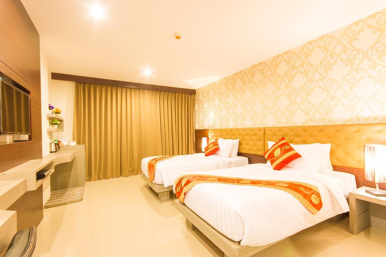 HEMINGWAYS SILK HOTEL - 25