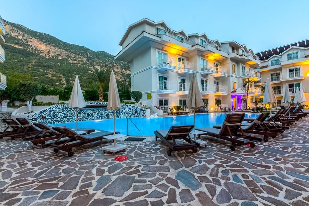 Montebello Deluxe  - 12