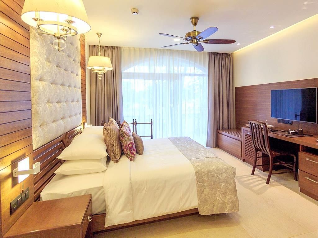 ACRON WATERFRONT RESORT - 12