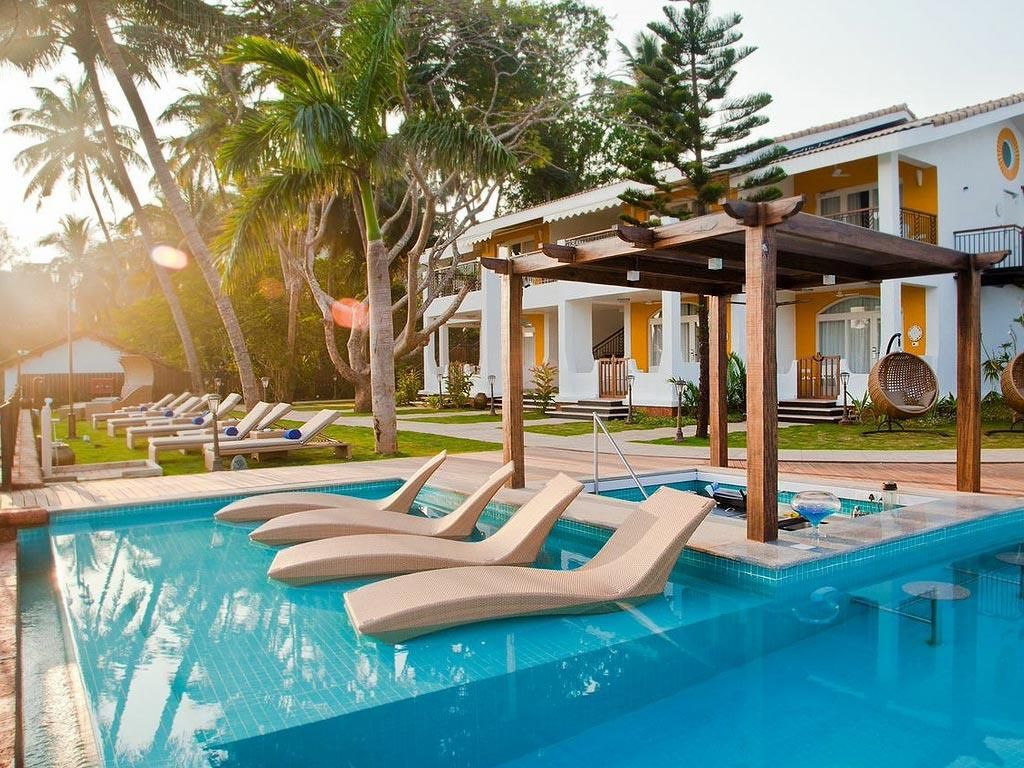 ACRON WATERFRONT RESORT - 9