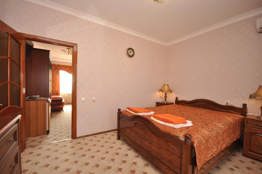 СОГДИАНА, коттедж - 13