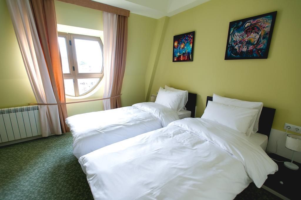 PIAZZA FOUR COLOURS - 11