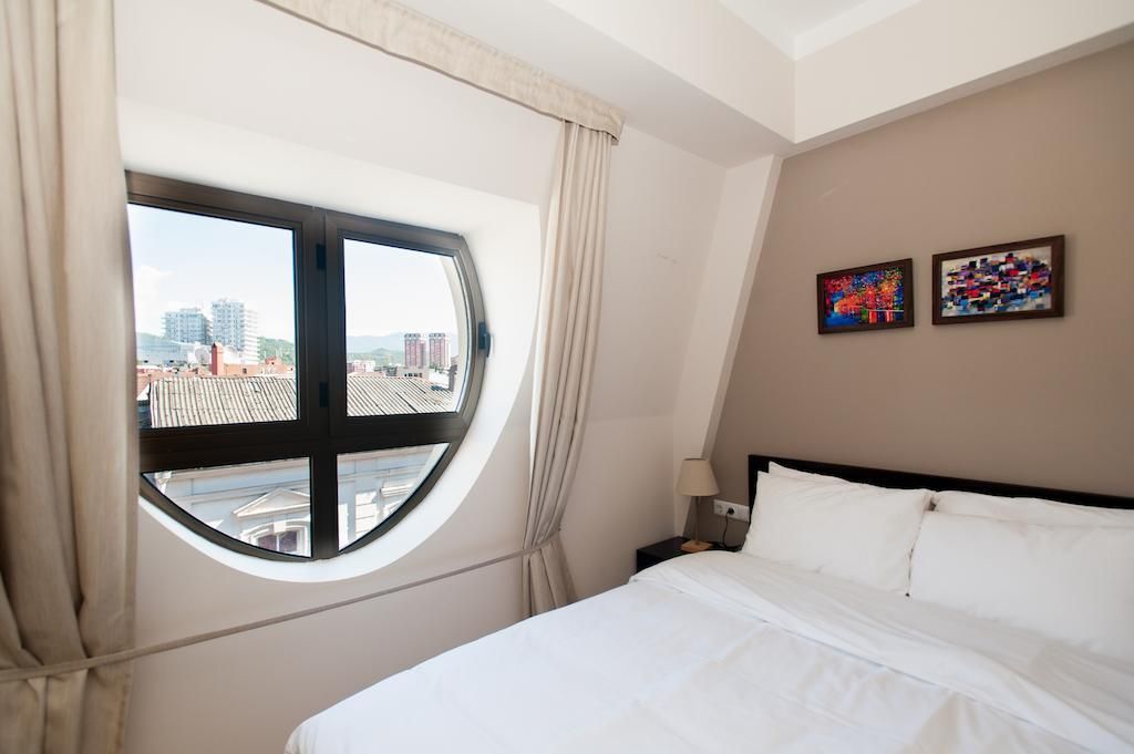 PIAZZA FOUR COLOURS - 5