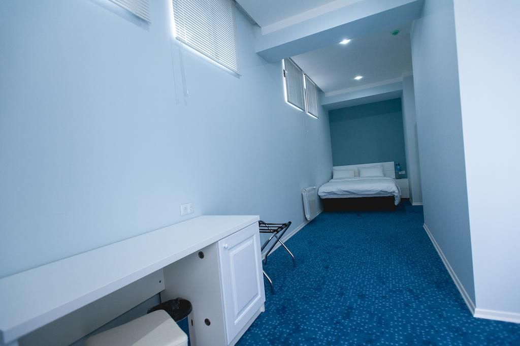 PIAZZA FOUR COLOURS - 6