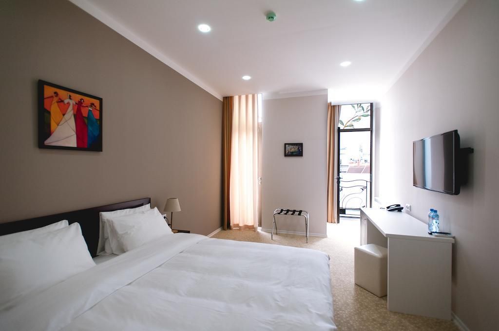 PIAZZA FOUR COLOURS - 7