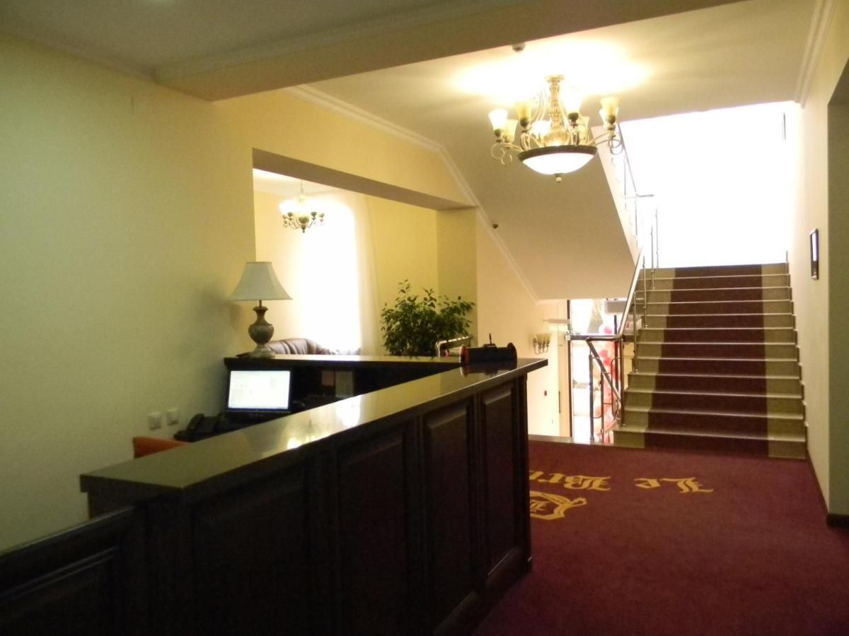 LE BRISTOL (ЛЕ БРИСТОЛЬ), гостинично-ресторанный комплекс - 11