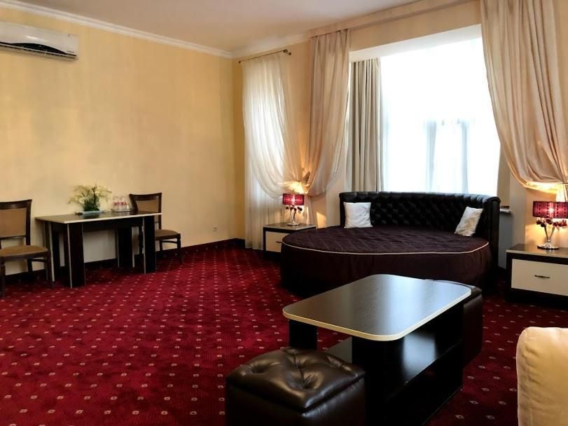 LE BRISTOL (ЛЕ БРИСТОЛЬ), гостинично-ресторанный комплекс - 12