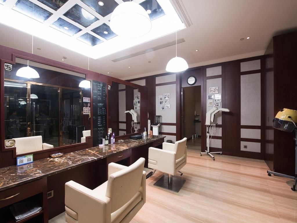 ROYAL INTERNATIONAL - 9