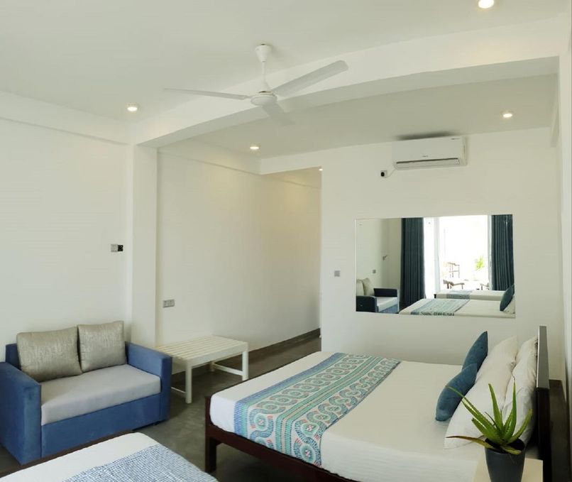 BLUE NOTE HOTEL - 2