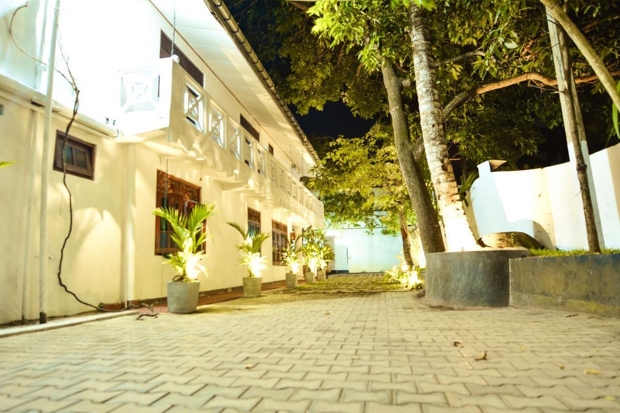 SERENDIPITY BEACH HOTEL - 11