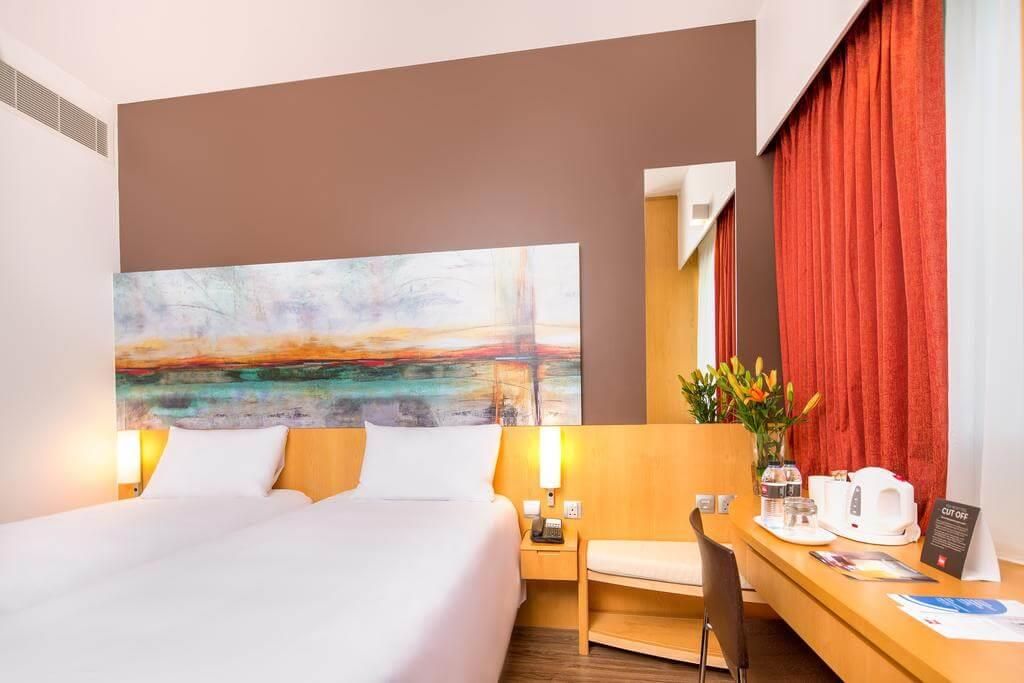 IBIS ONE CENTRAL - 15